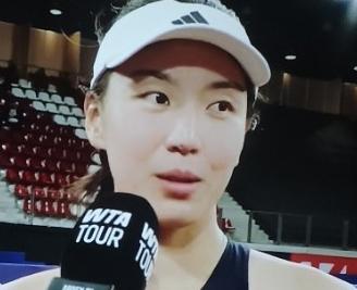 躺进四强！强敌突发伤病退赛，王欣瑜不战晋级巴特洪堡站半决赛！北