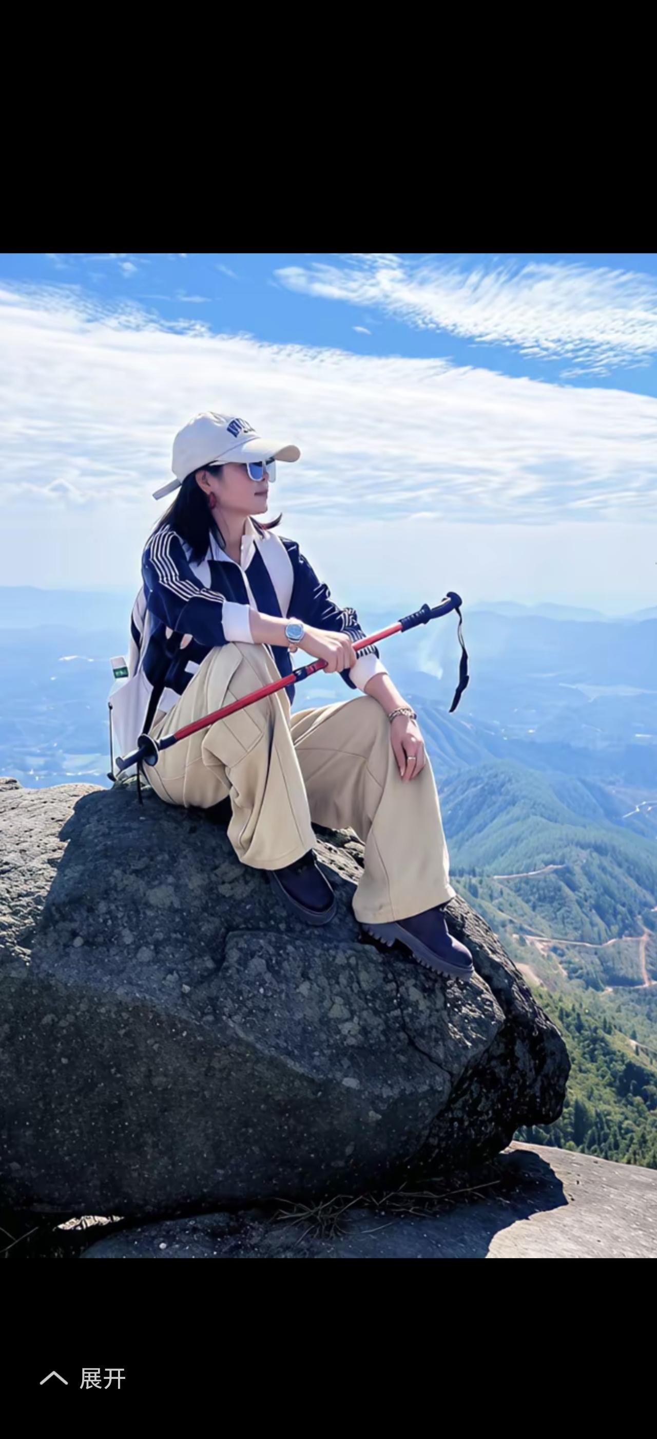 登高望远的确心情好。今年我去了老君山，那气势磅礴，“金碧辉煌琉璃宫，恢宏壮观帝王