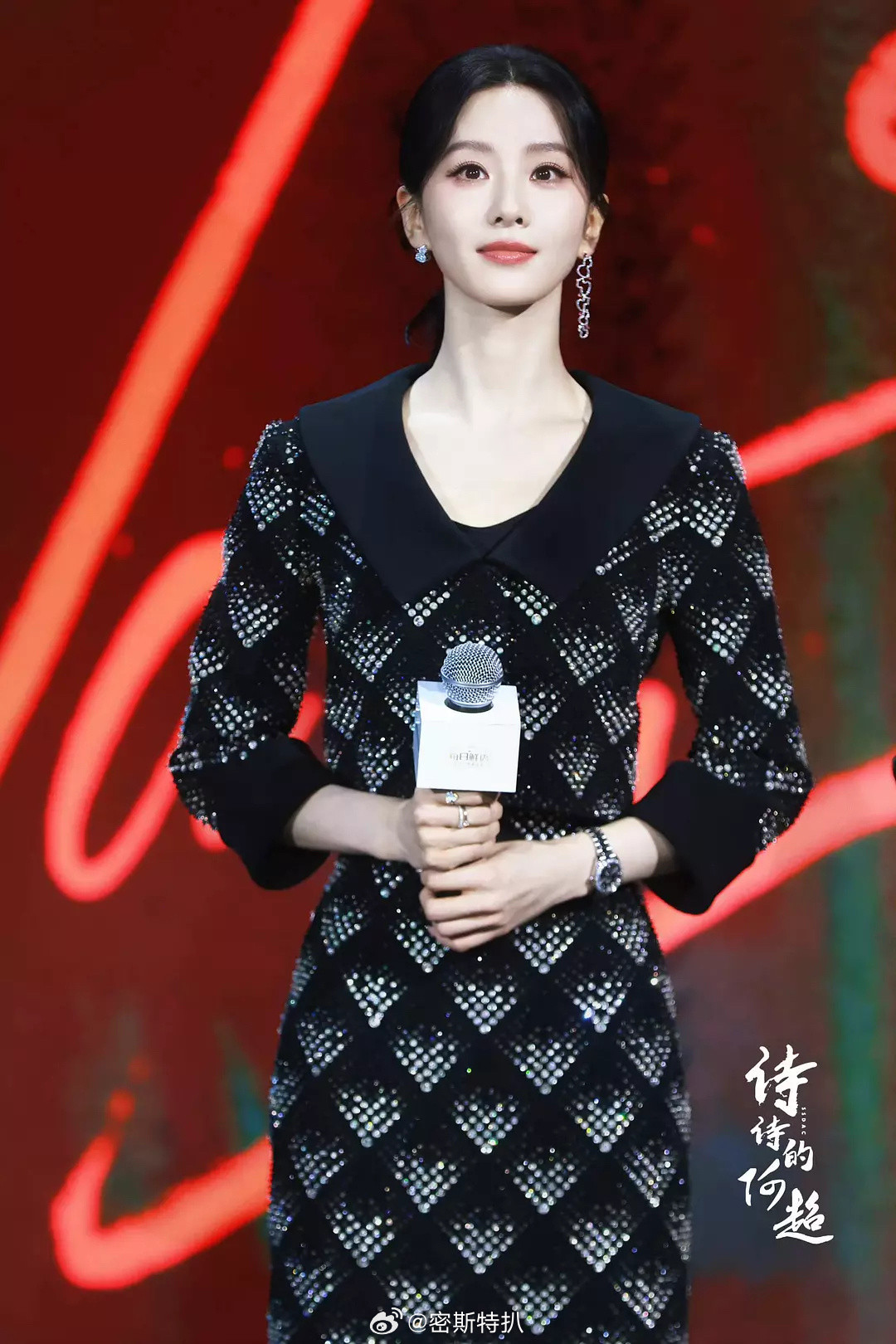 刘诗诗刘亦菲相似长裙妆造来了，谁驾驭住镜头啦？​​​
