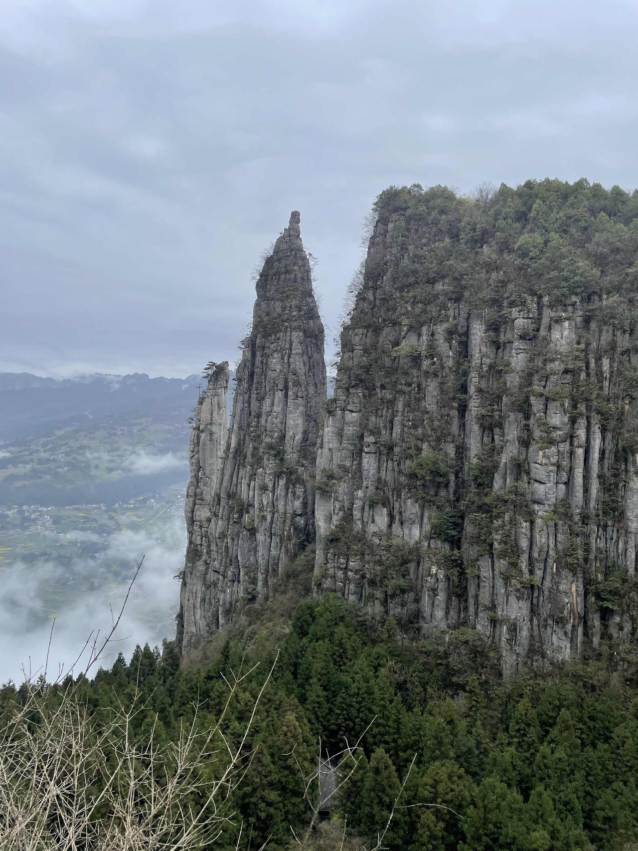 游恩施大峡谷到底累不累我刚从恩施旅游回来，说说我的亲身体验。恩施大峡谷名声在外，