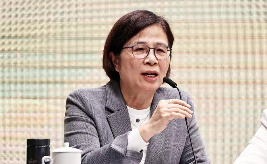 台高官霸凌下属致死还嘴硬，民代怒批，把卓荣泰架在火上烤！台湾政