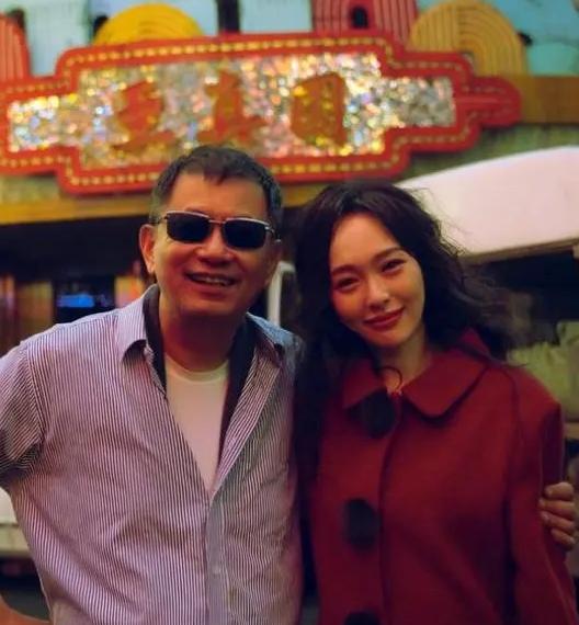 偷拍偷录真是当今社会的一大毒瘤。搞得各行各业人人自危。导演和编剧不敢聊八卦。副院