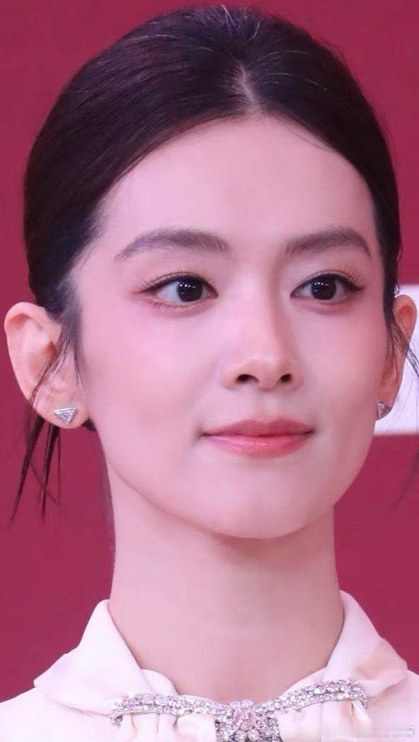 现实中看到的陈昊宇真实颜值，这图生到白发丝都看得见