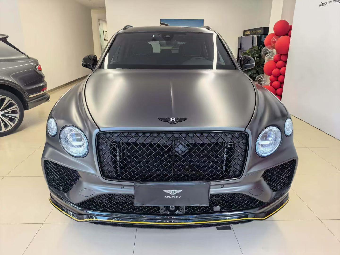 宾利炫黑版添越S、26年5100公里