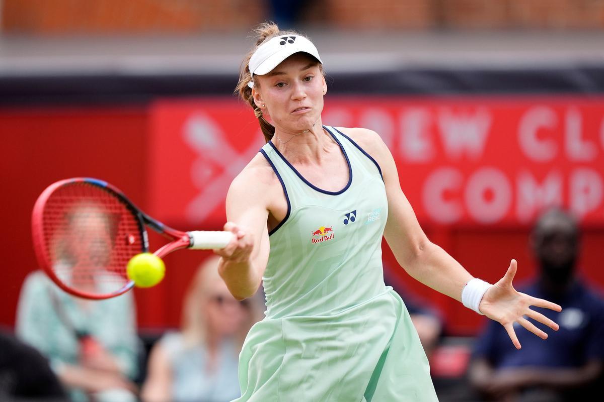 莱巴金娜WTA1000罗马站被斯托维丽娜逆转，无缘四强北京时