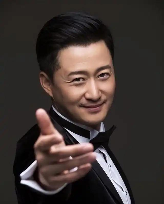 我才发现吴京成了全网最清醒的人！为什么这样说？最近不是继那尔那茜出现了负面新