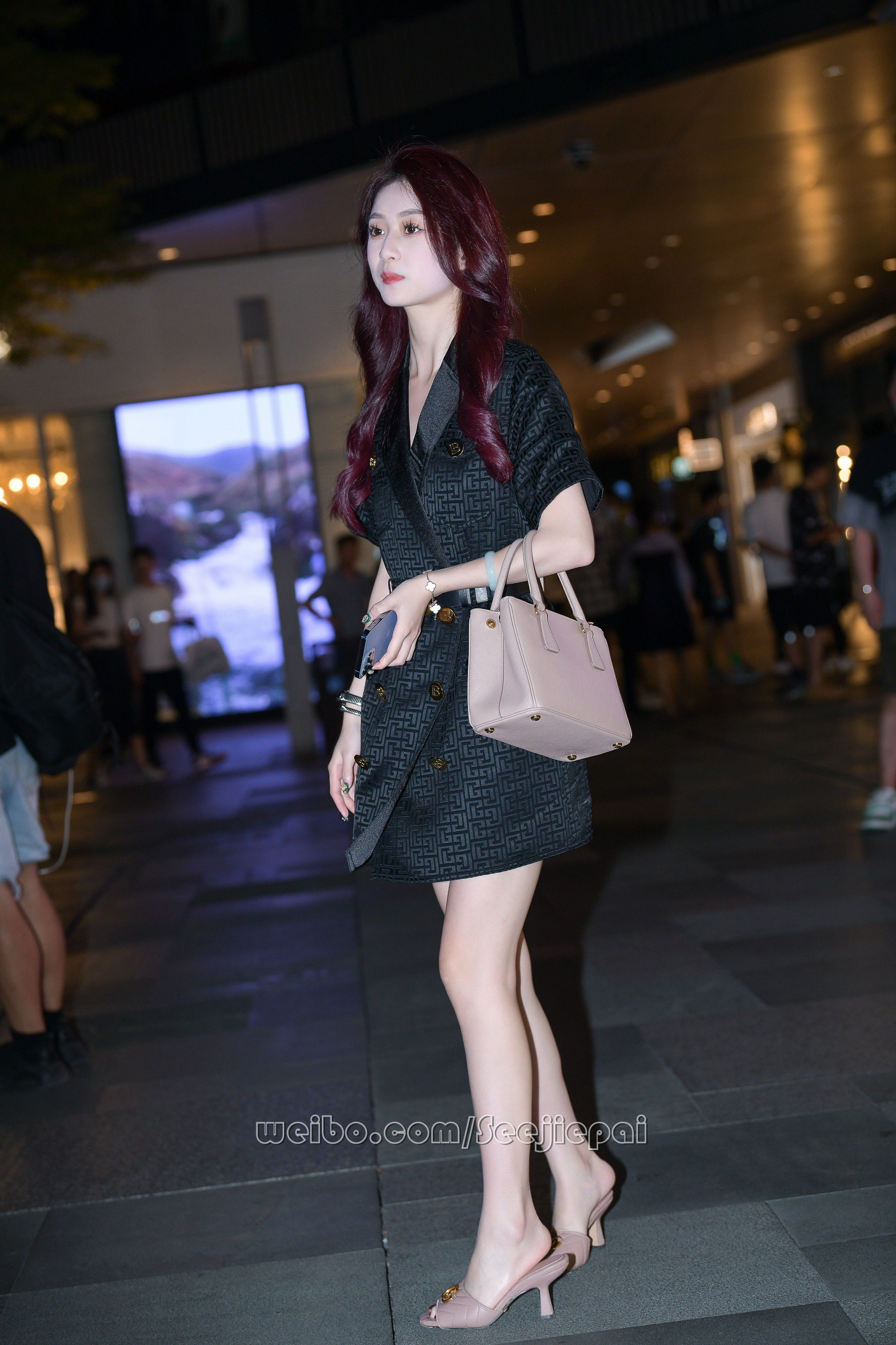 甜美温婉气质~~​​​