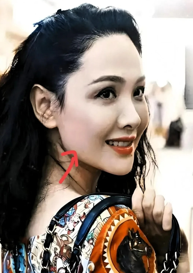 天底下最羡慕的女人就是程莉莎了。不是因为她嫁了影帝，也不是因为她的衣