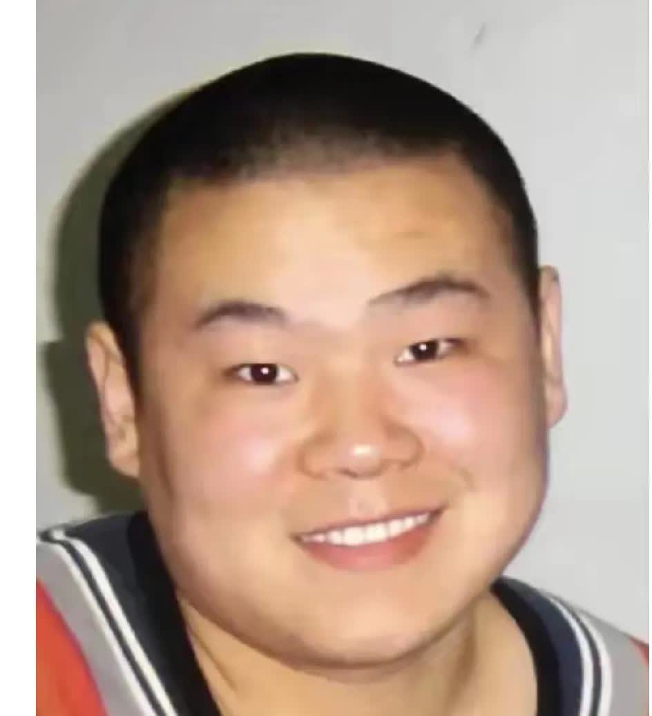 这就是‘彻头彻尾的嘲弄’，连郭德纲在内，都在装什么‘大尾巴狼’！‘让