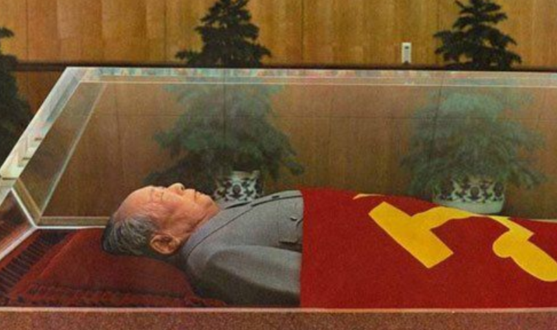 毛主席遗体防腐至今已花费十几亿，但人民却表示花得值！他那口永久保存的水晶棺，纯度