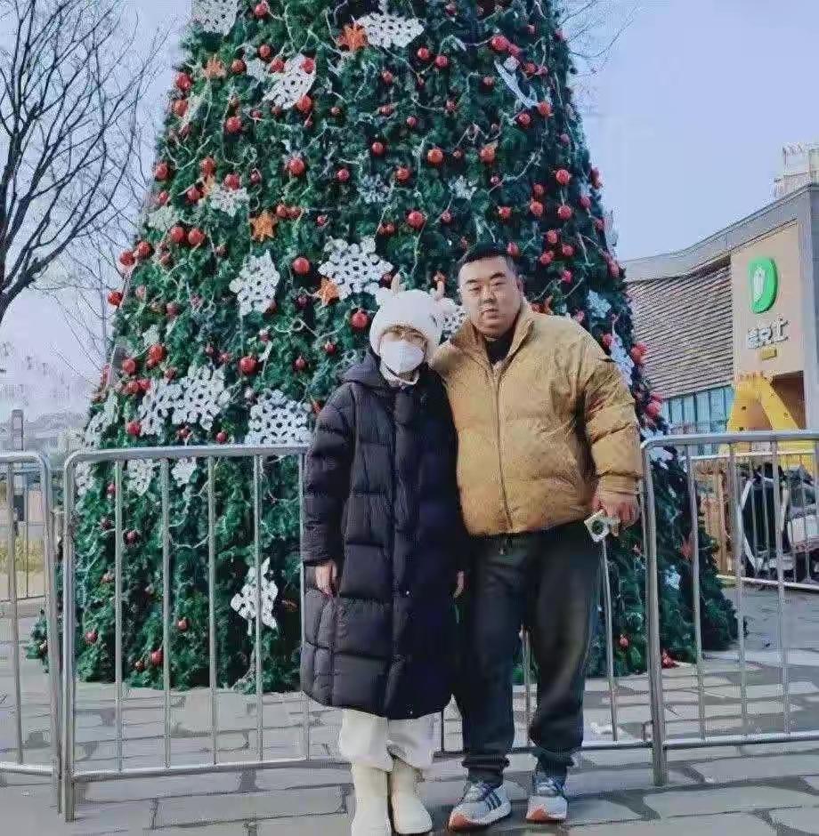 痛心！丈夫去世不到百天，38岁美女教师妻子追随而去，女儿才7岁麻绳专挑细处