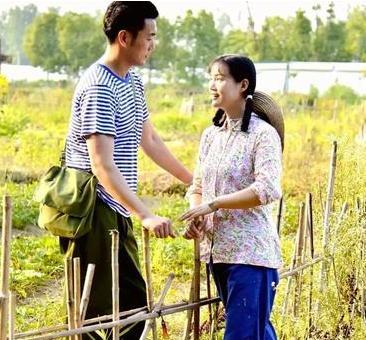 2013年，61岁知青刘宝华重返米脂县，看望他的初恋马凤兰。谁知，她竟给自己生了