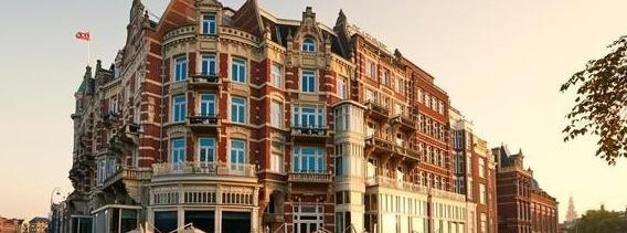 1923年，犹太人希尔顿想建一座旅店，可买地皮需30万，建旅店需100万，而他只