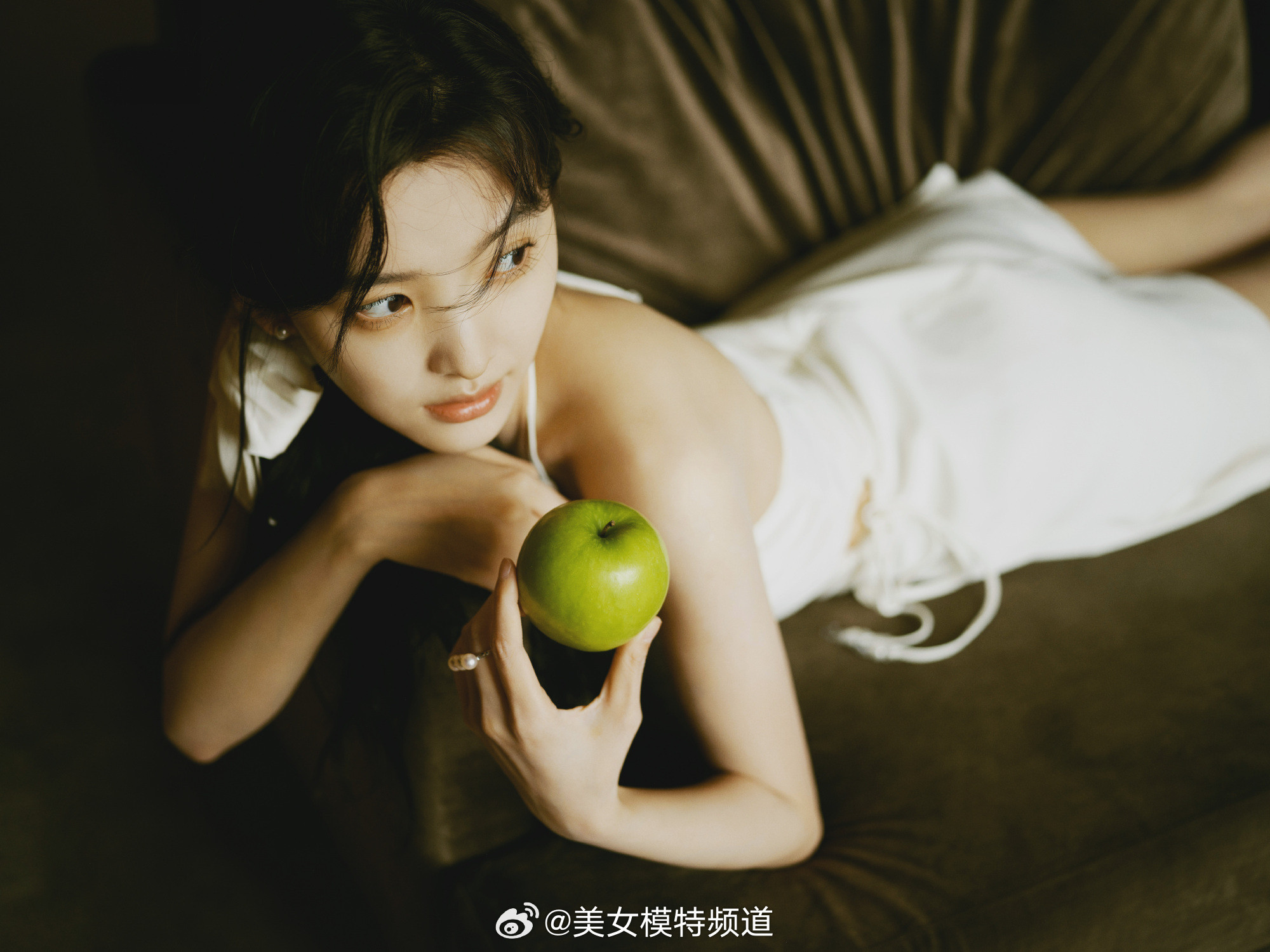 章若楠少女感小清新写真​​​