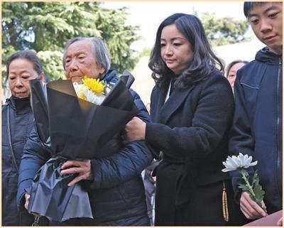 恶魔如今还在逍遥法外大言不惭，我理解南京大屠杀幸存者们的心情，他们想亲手报仇，想