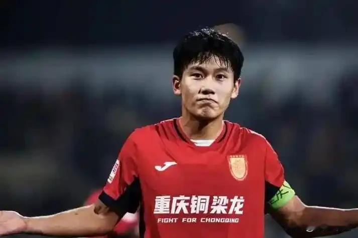 向余望的成长字典里，从来没有“退缩”二字，伤病与质疑反而成了他的“升级燃料”。2