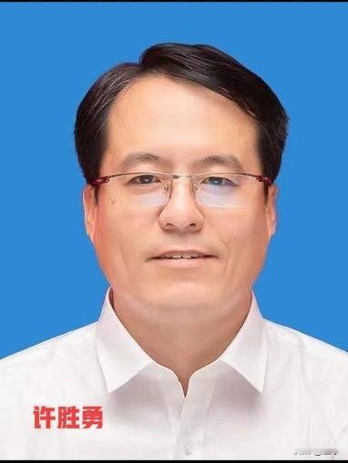 最扎心的熟人腐败！他拆了自己长大的城中村，最终把自己也