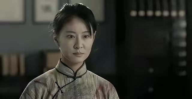 1941年，刘彩凤被国民党特务机关捕获，由于她年轻貌美，敌人没有马上用刑，县长王