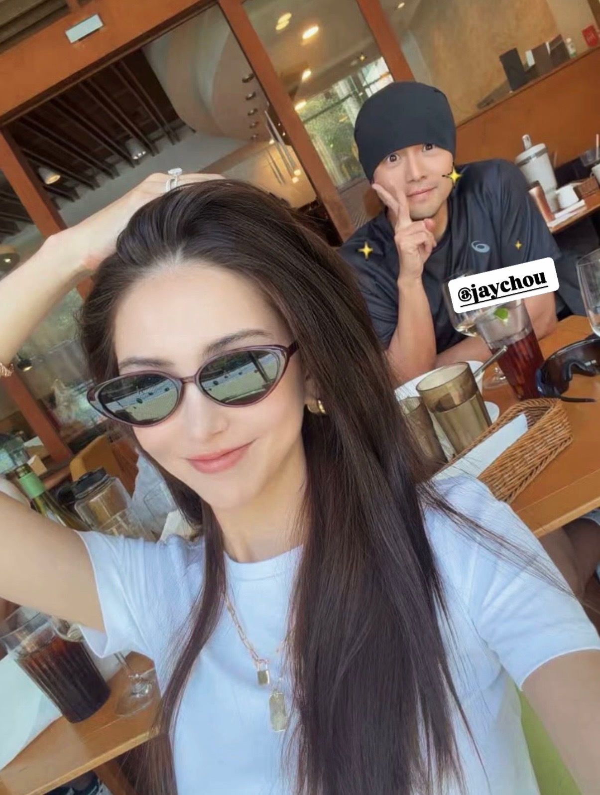 昆凌晒出冠军合影，周杰伦你也太可爱啦！！