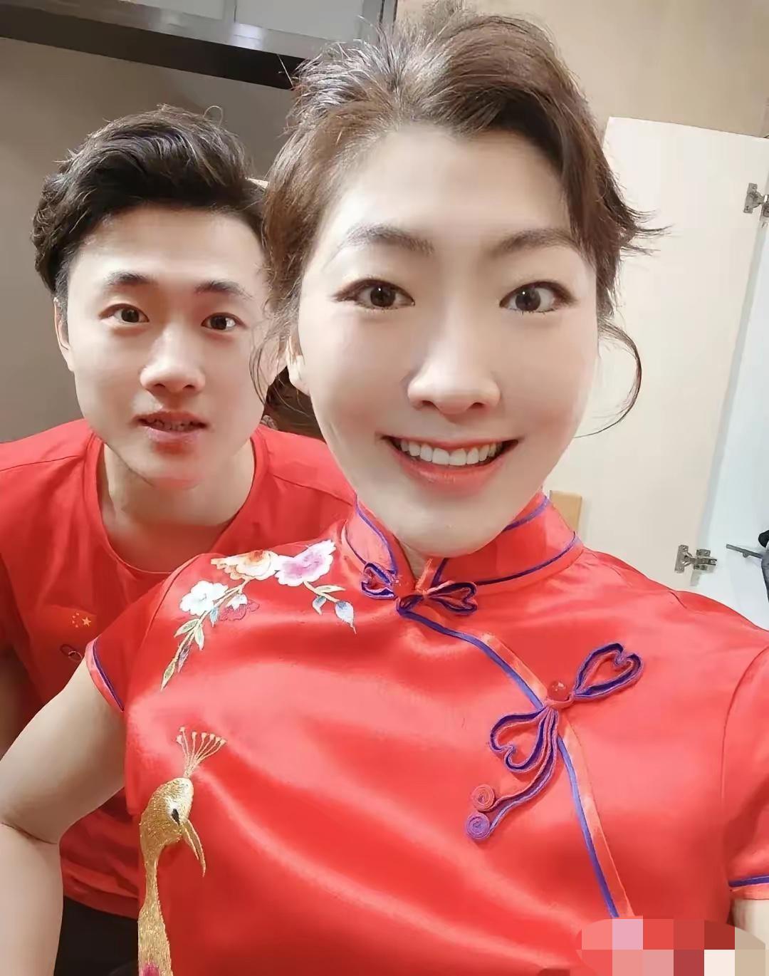 老公是她的队友，名字叫王心迪，两人于2022年5月20日结婚。35岁的徐梦桃第