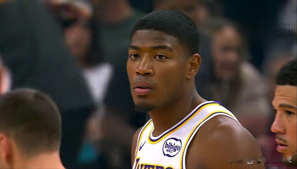 我强烈建议湖人管理层立刻交易走八村垒！在今天湖人客场以116：114击败太阳的比