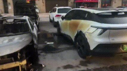 河南开封网友的嘴巴可真严实啊，除夕夜你们那儿究竟发生了什么事？网友发布的视频表