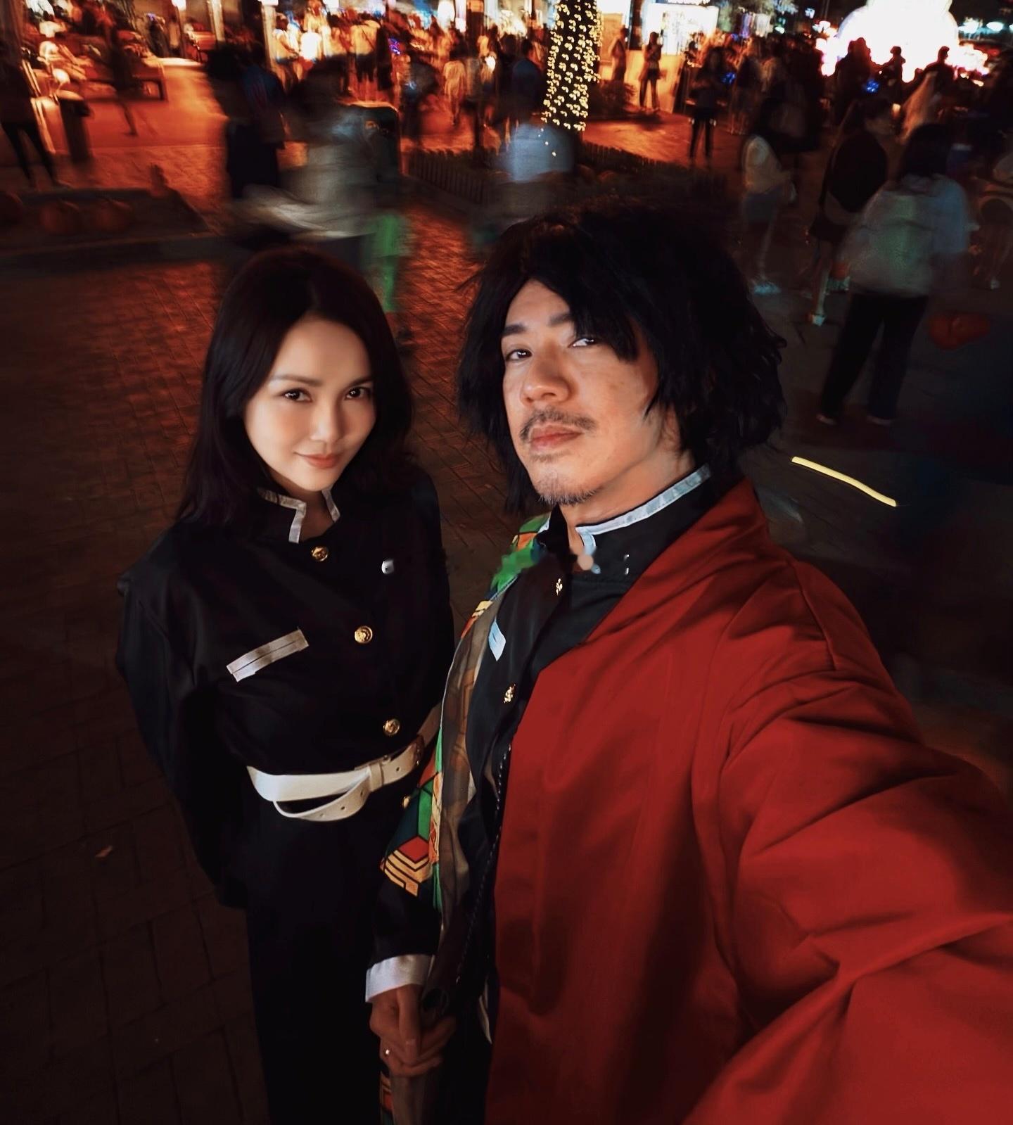 谢安琪一家四口过万圣节🎃​​​