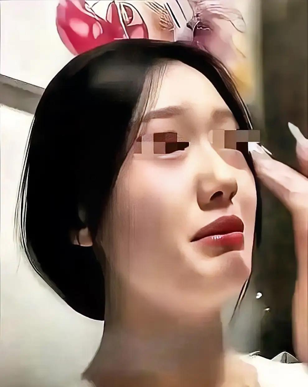 苏州一位颜值出众的姑娘，和男友谈了七年，男友洗袜子、洗内裤、买卫生巾，生理期半夜