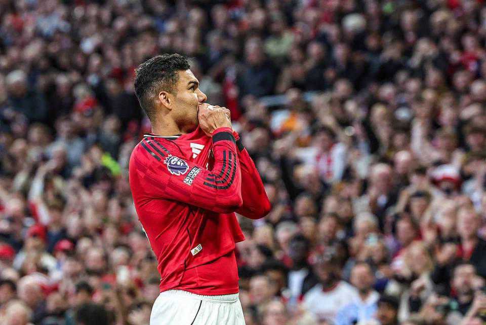 进欧冠在望曼联2-1小蜜蜂剩4轮领先第6名11分B费第19助创纪录足球欧冠