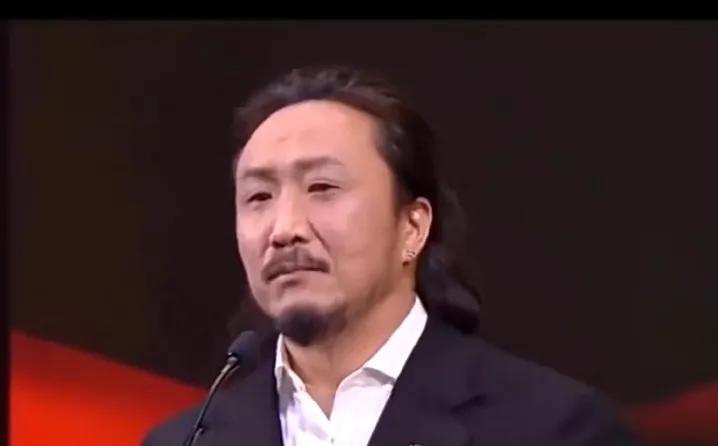 大瓜！郑中基官宣离婚，“8000元赡养费”是假的？家人们，娱乐圈又爆大瓜啦！近