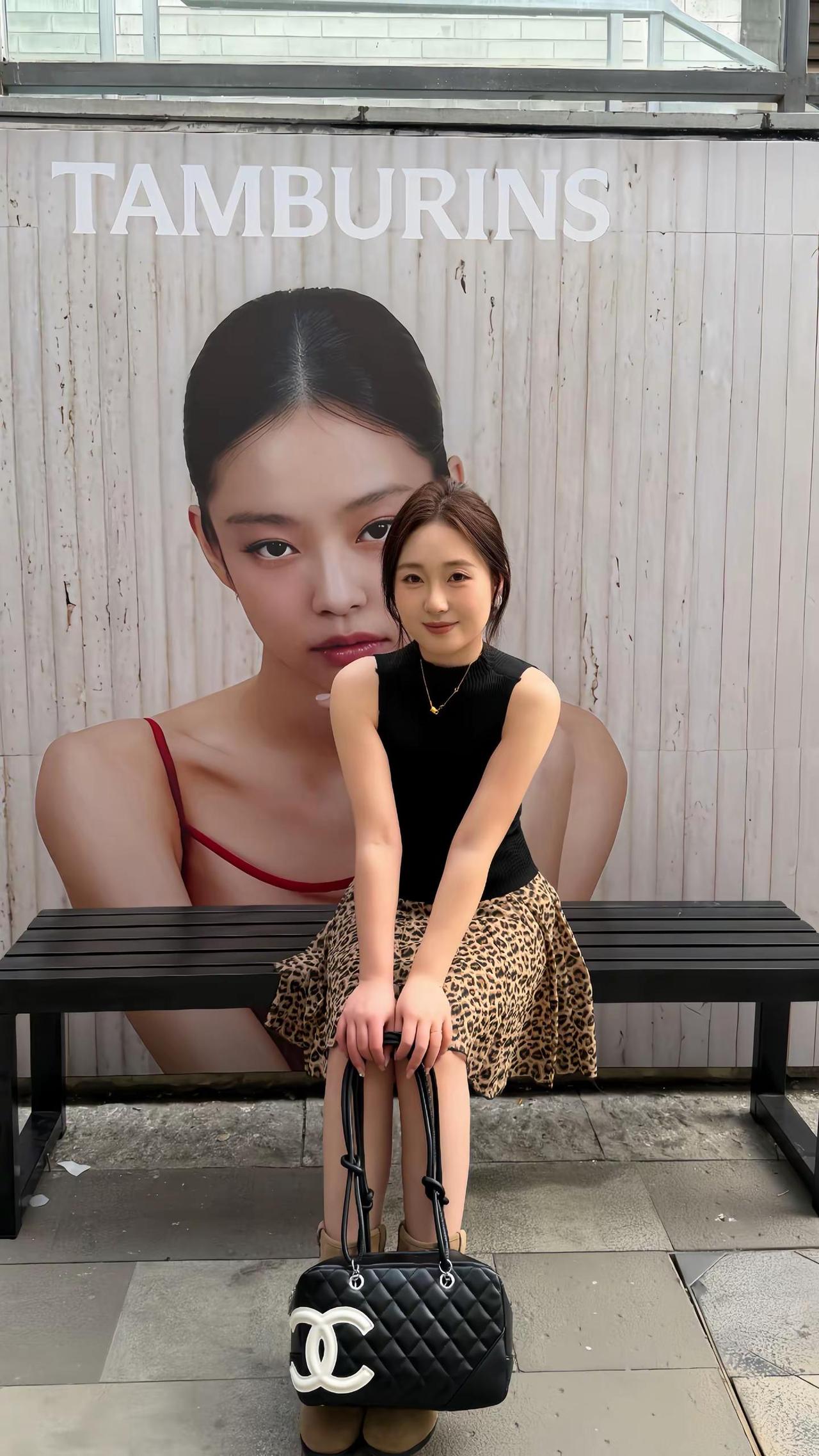 我发现我真的不是当坏女人的料无论怎么装坏都会透露出一股可爱呆萌无辜大方的俏丽感