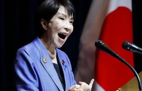 高市早苗现在已经蒙了，现在特朗普只给了她两个选择，一个是跟美国，一个就是去求俄罗