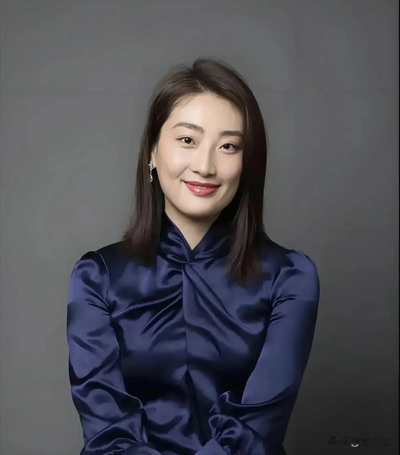 因为宗馥莉自己有一个公司，然后她这些年把娃哈哈的销售渠道全部转到了她自己公司名下