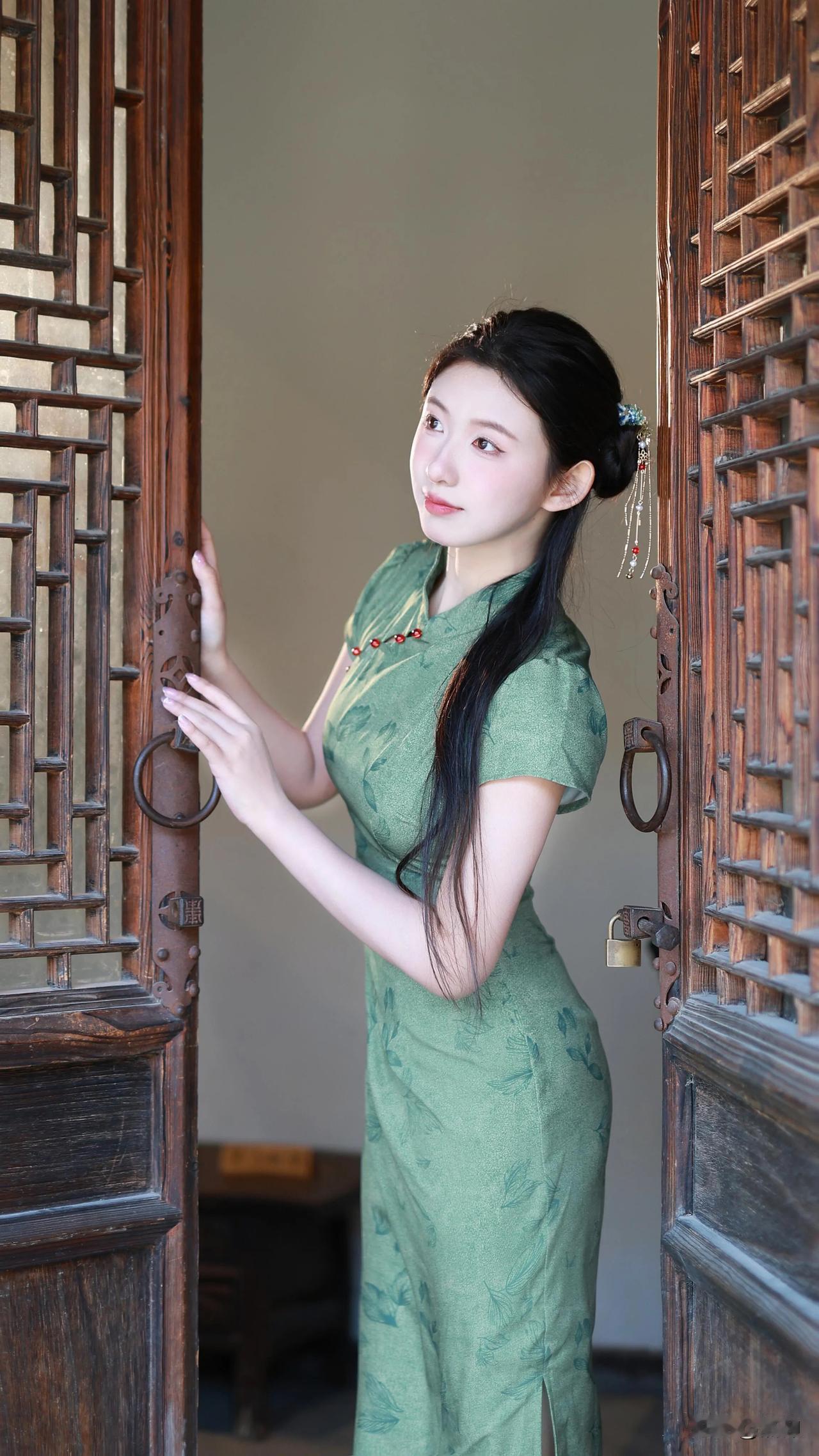 旗袍映春独属中国人的东方美旗袍秀东方美人江南风旗袍照美女旗袍照旗袍风