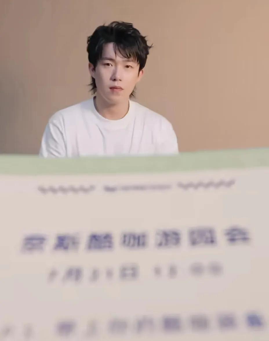 大头王楚钦的见面会来了，王楚钦真的很“奈斯”。王楚钦这个造型火遍全网，没