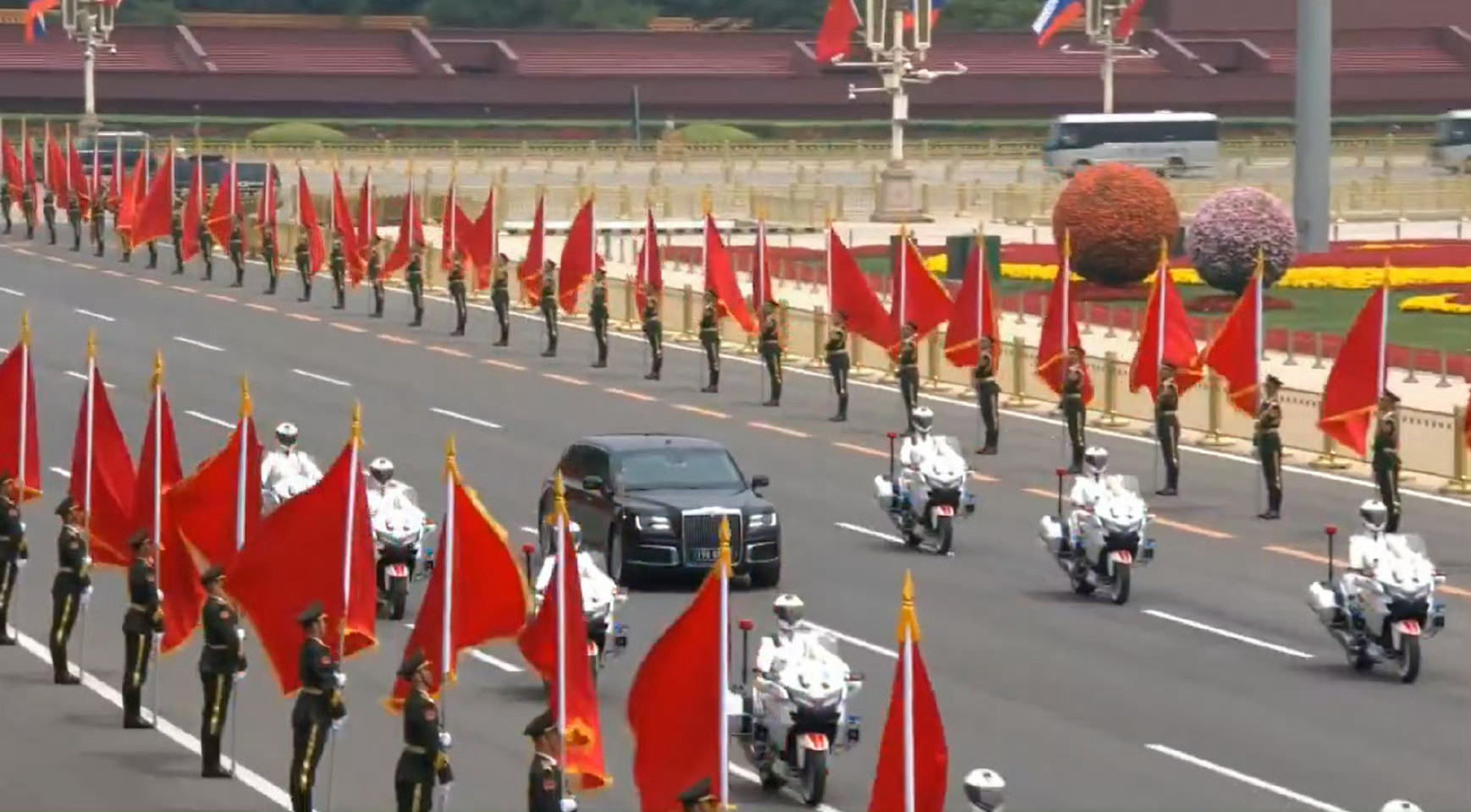 73岁小老头了，来中国25次，中国人民最铁杆的好朋友。国际出差全程不到24小时，