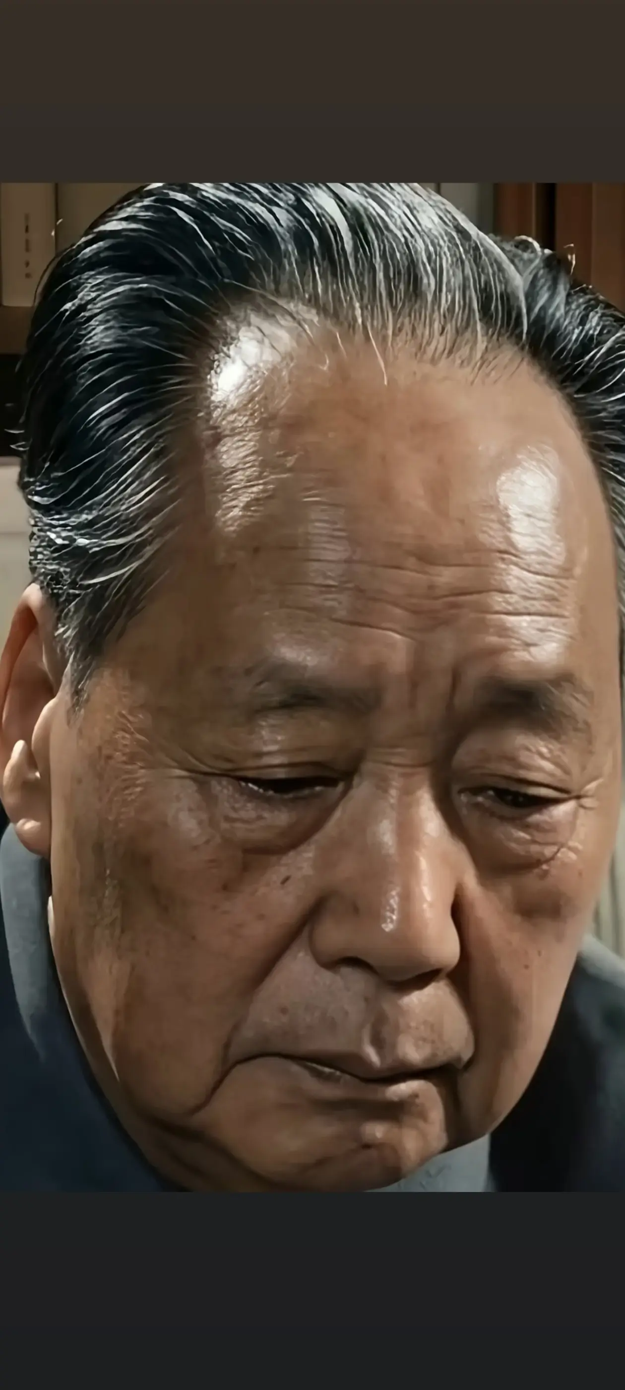 敬爱的毛主席人民永远想念您！