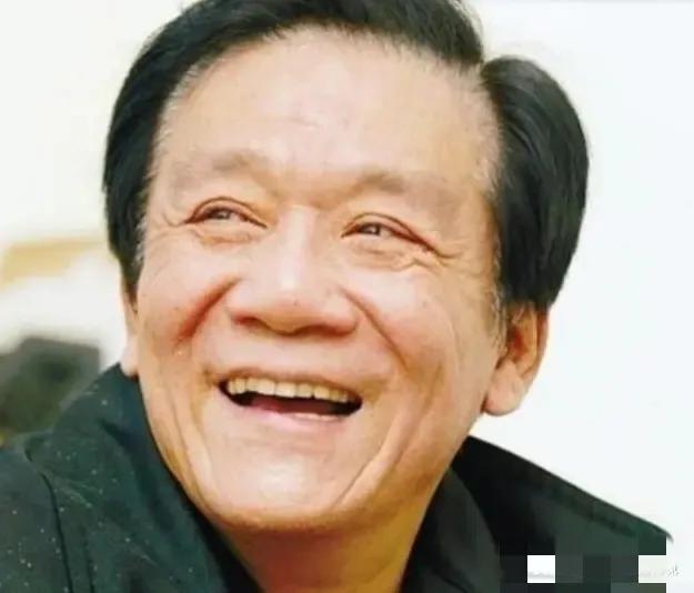 1986年，侯耀文为了跟韦唯在一起，抛弃了发妻刘彦，可是同居一年后，侯耀文又爱上