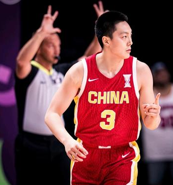 中国男篮球员胡明轩将赴美特训，据国内媒体透露，胡明轩即将赴美进行特训。今年这么
