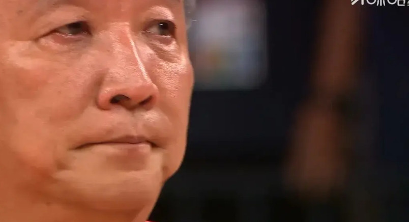 宫鲁鸣上任以来的3大败笔。一是没有征召30岁老将李梦，发挥其以老带新的排头兵