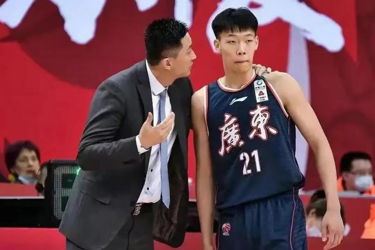 陈海涛没有看错人！在广东男篮近期的两场热身赛中，张昊并没有出现在球队的大名单，