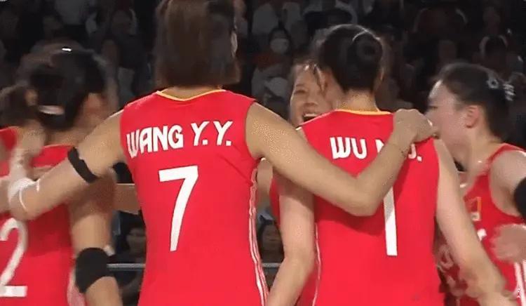 世锦赛-中国女排3-0横扫多米尼加队1/8决赛对阵法国北京时间8月27日，20