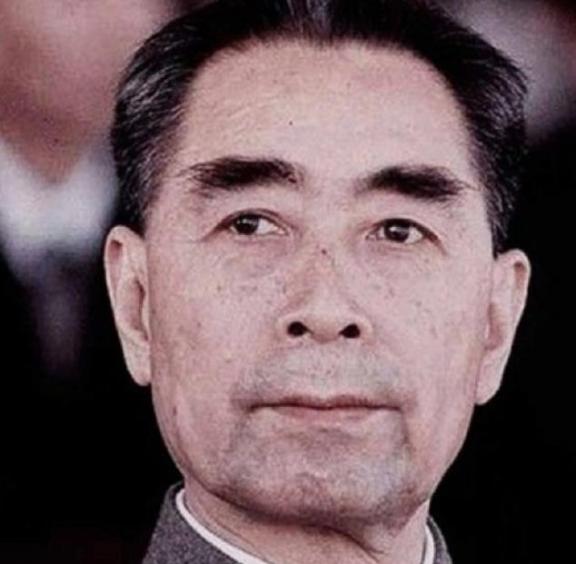 1973年，当周总理得知“密使一号”吴石牺牲后，手里的笔“啪嗒”掉在桌上。三