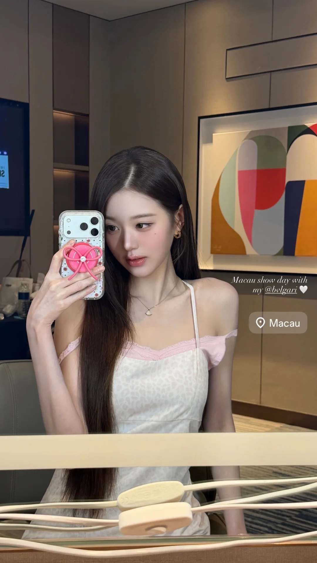 元英晒出宝格丽送来的5套look