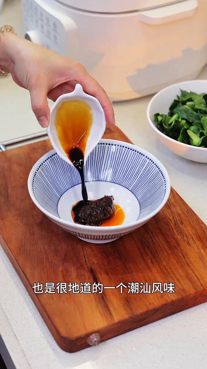 如果湿炒牛河吃腻了，可以来试试这一道湿炒粿卷。粿卷入味，牛肉嫩滑，超香超好吃。