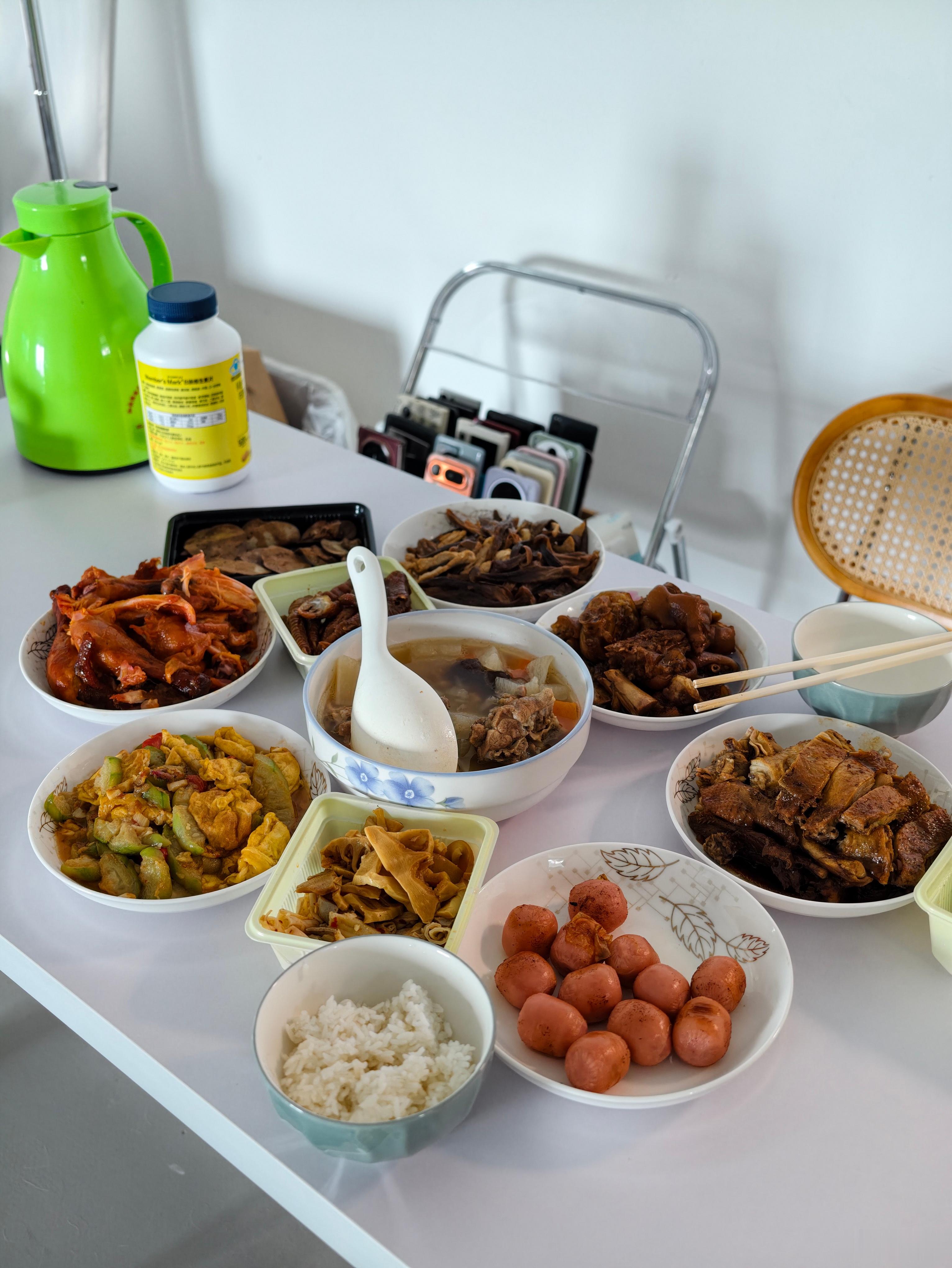 今天家里拜拜，满汉全席，跟着菩萨享福了(^🙏^)​​​