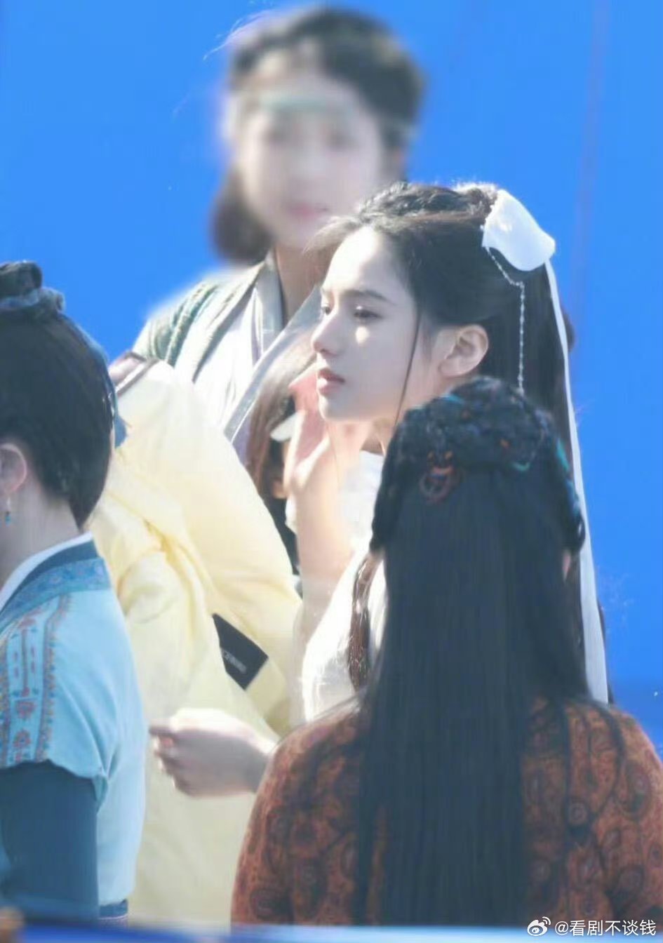 张婧仪这脸也太美咯[哭哭]​​五官真的很深邃立体​好像小龙女​​​