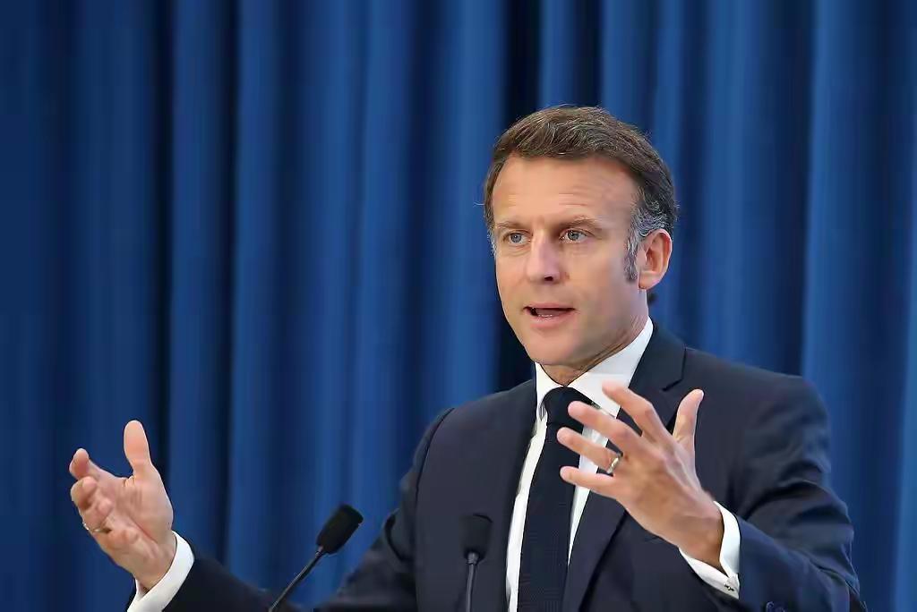 马3克龙来中国访问，阵仗弄得很大，见的人级别也很高，连去看大熊猫的环节都提前公布