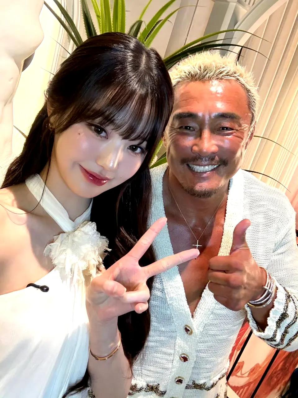 这男的谁？满脸油腻，跟女神张元英格格不入！张元英和2018年出道至今，获粉无