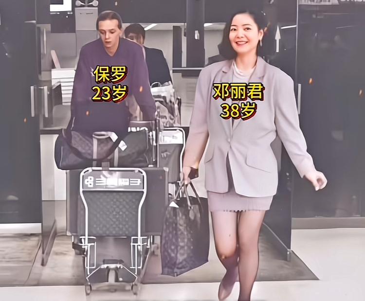 90年代，邓丽君与小男友保罗。那几年，她褪去巨星光环，像个普通女人那样爱了。